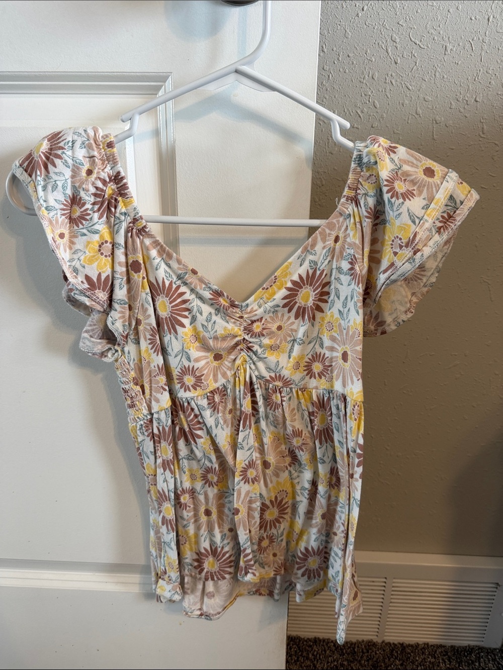 SO Floral Tie-Front V-Neck Tunic in Cream, Yellow, Brown